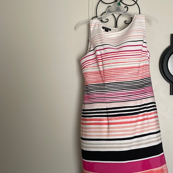 Dress - Picture 1 of 1